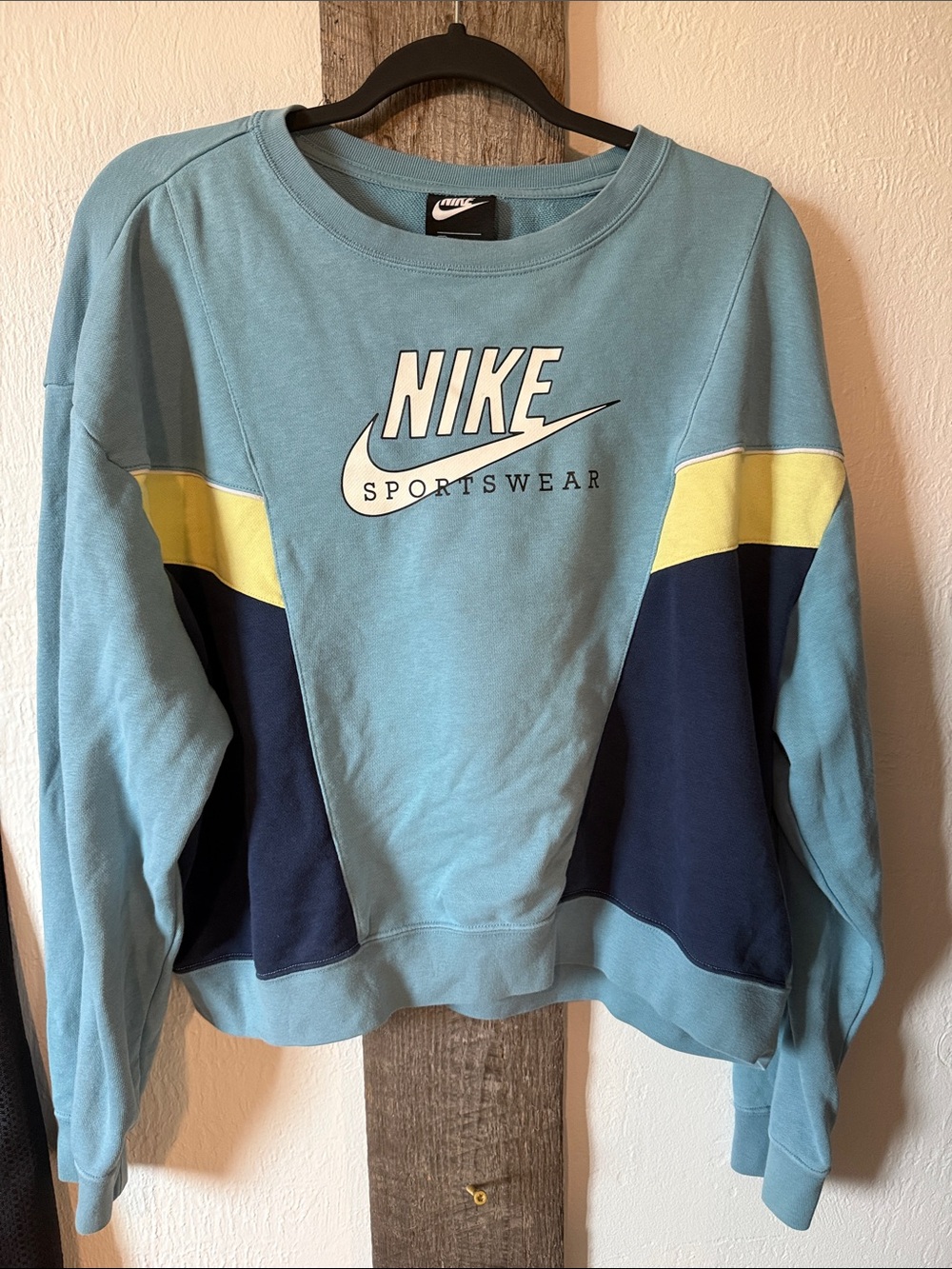 Nike Women’s Light Blue, Navy & Pale Yellow Colorblock Crewneck Sweatshirt